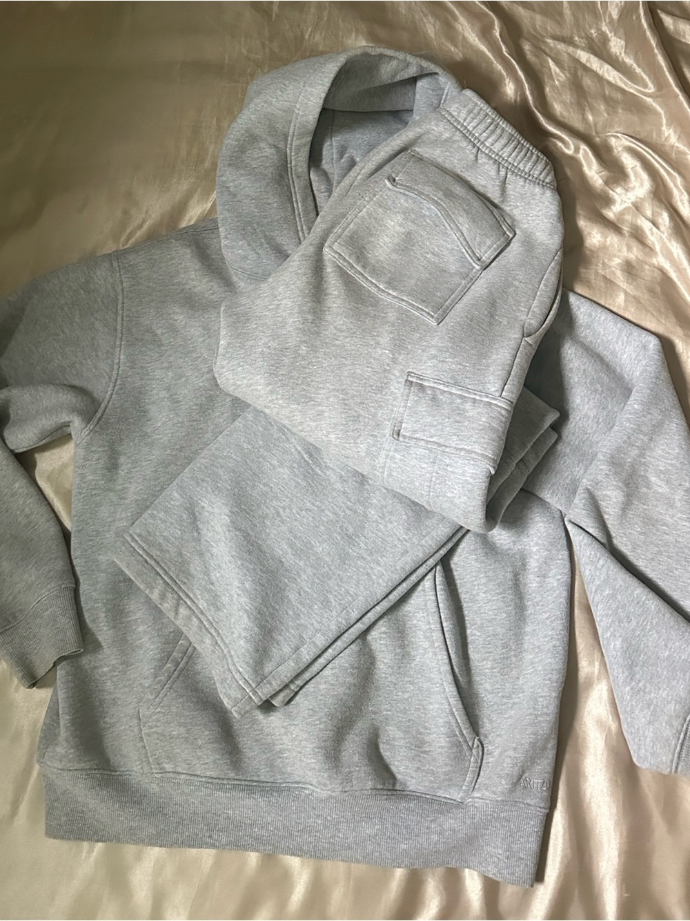 Aritzia cargo sweatpants + hoodie matching set